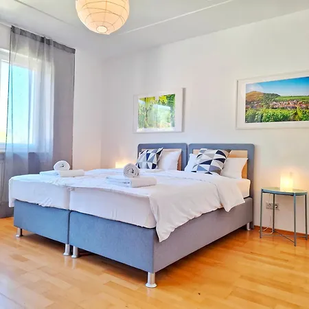 3 Bedroom Burgpanorama Im Haus Frey Mit Ausblick, 2 Baeder, Parken Vor Dem Haus, Balkon, Kueche Apartment