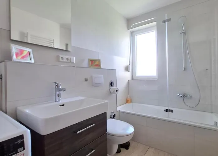 公寓 3 Bedroom Burgpanorama Im Haus Frey Mit Ausblick, 2 Baeder, Parken Vor Dem Haus, Balkon, Kueche