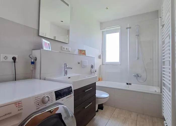 3 Bedroom Burgpanorama Im Haus Frey Mit Ausblick, 2 Baeder, Parken Vor Dem Haus, Balkon, Kueche * 莱因斯韦勒